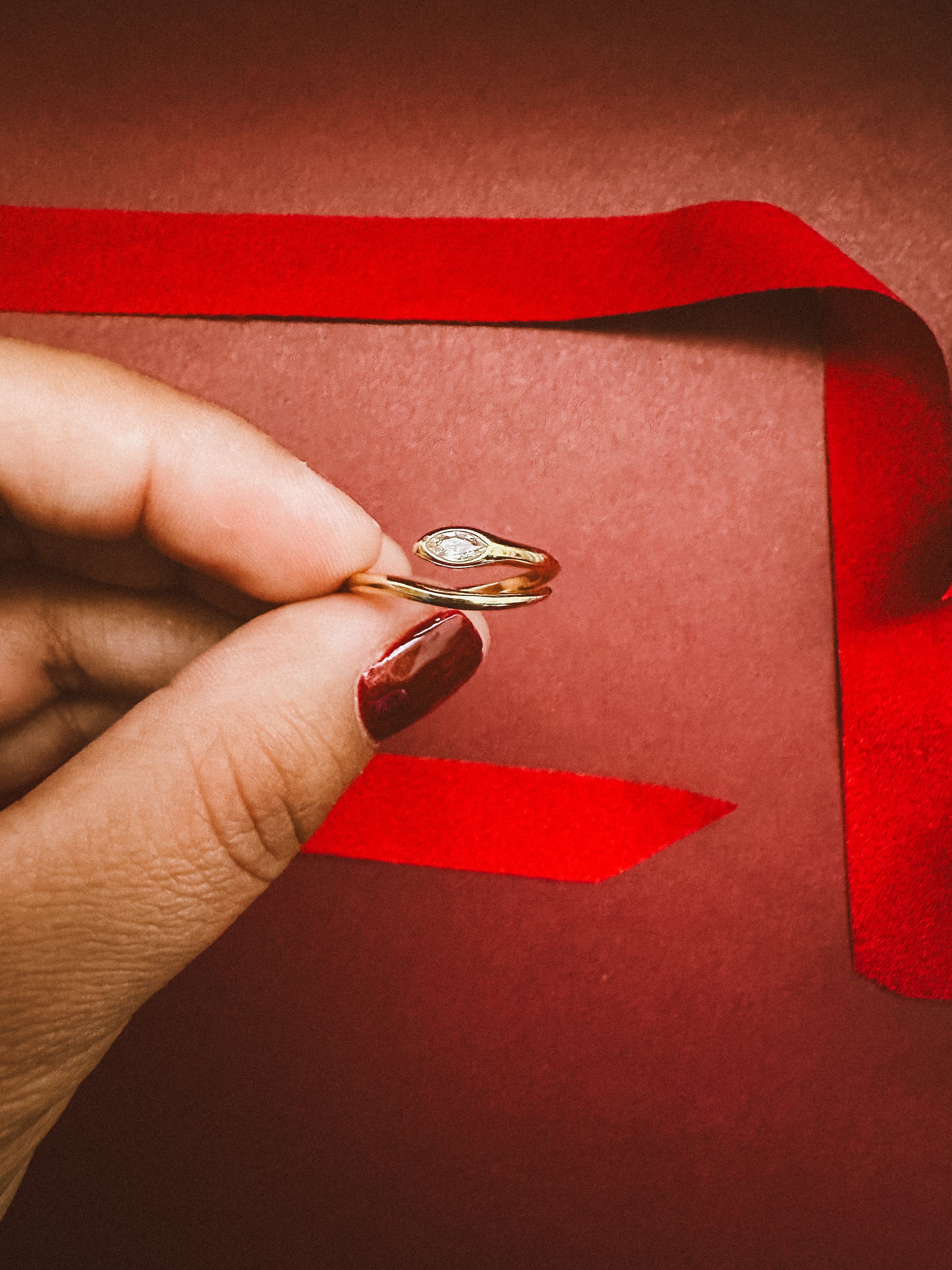 Dainty adjustable ring