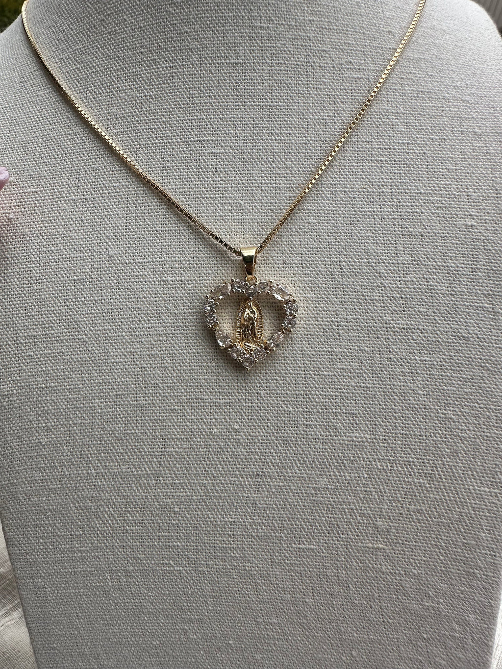 White heart shaped Virgin Mary necklace, collar de virgencita de Guadalupe/ 18k gold filled