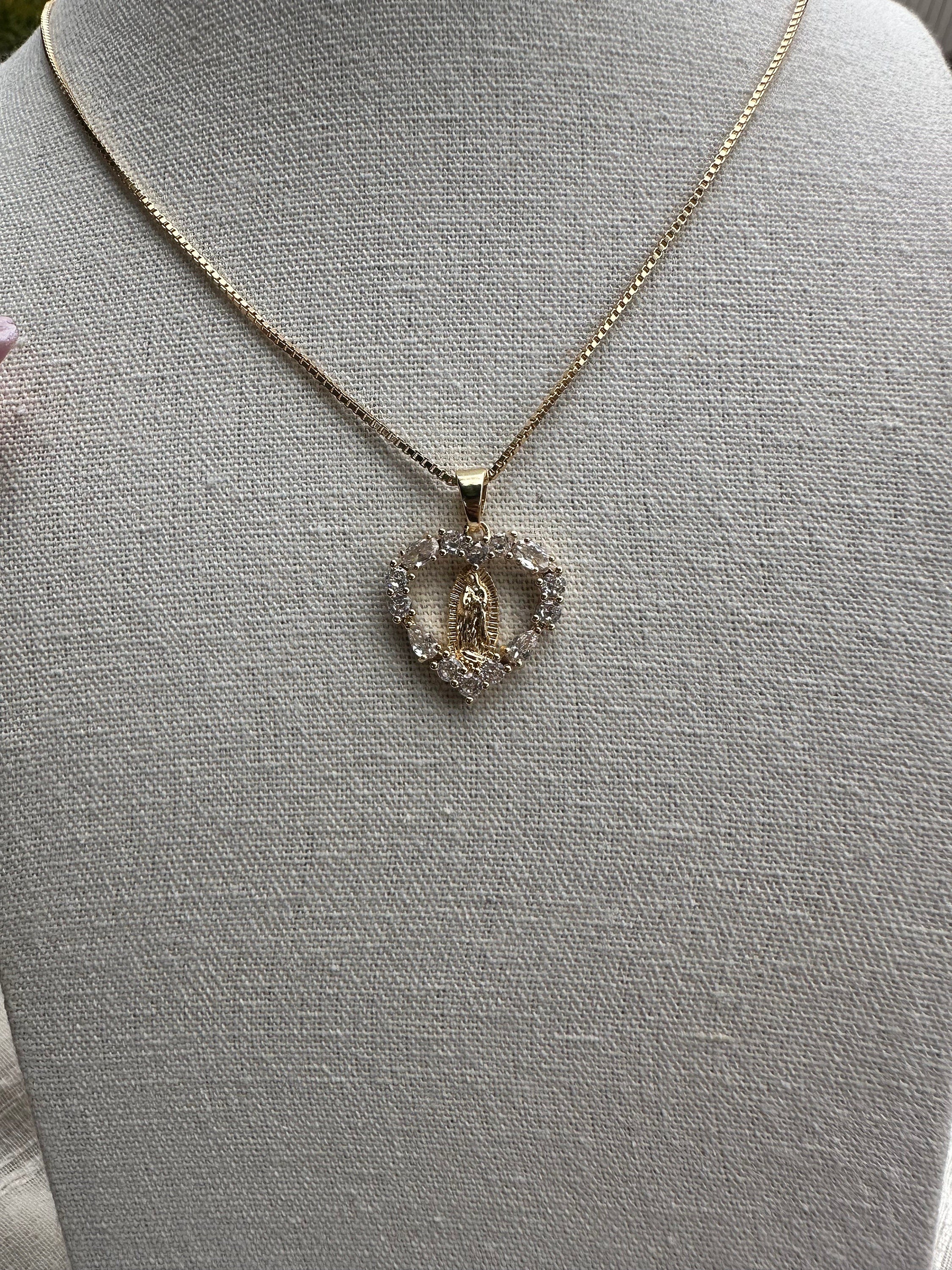 White heart shaped Virgin Mary necklace, collar de virgencita de Guadalupe/ 18k gold filled