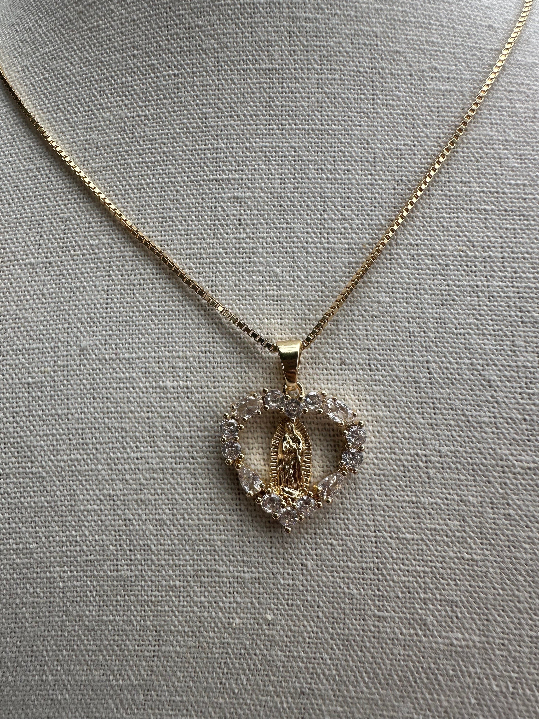White heart shaped Virgin Mary necklace, collar de virgencita de Guadalupe/ 18k gold filled