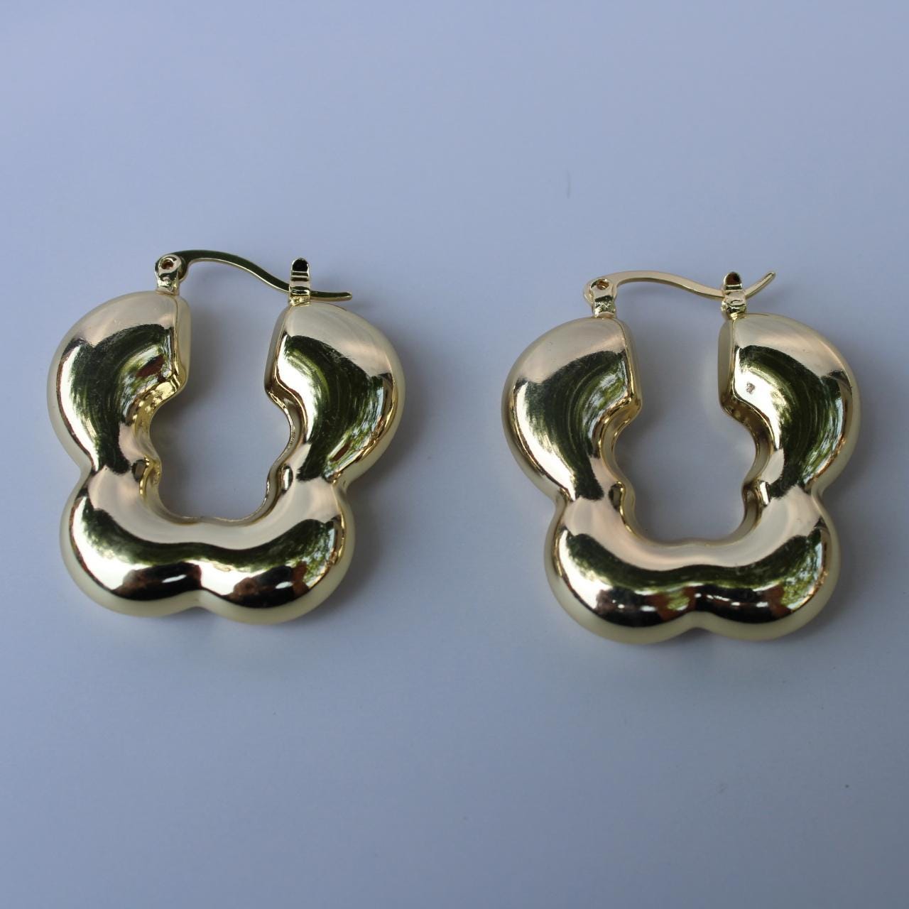 18k Gold Flower Hoop Earrings